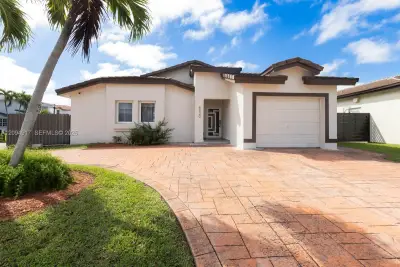 8520 SW 207th Ter, Cutler Bay: photo 1 of 21