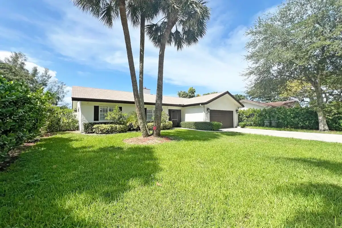 4975 NW 6th St, Coconut Creek: photo 1 of 32