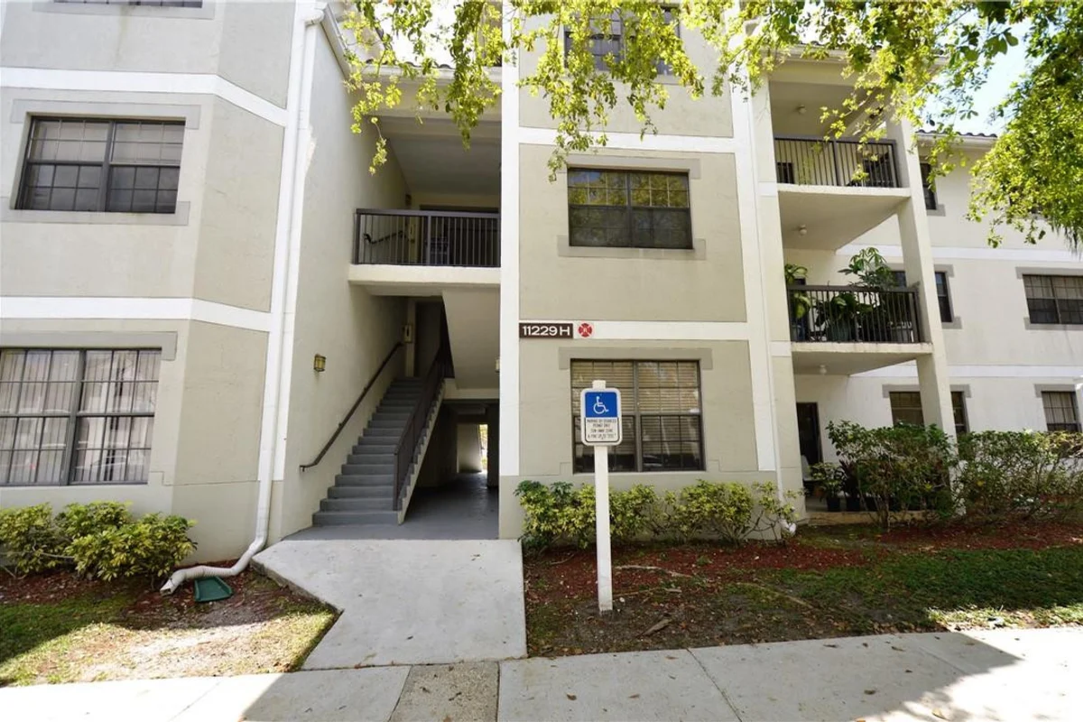 11229 W Atlantic Blvd #306, Coral Springs: photo 1 of 15