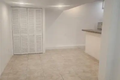 7800 SW 9th St, North Lauderdale: photo 1 of 21