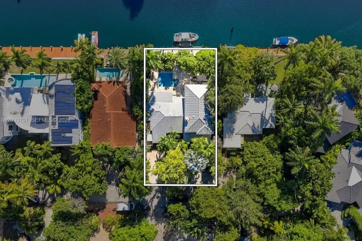 440 Victoria Ter, Fort Lauderdale: photo 1 of 34