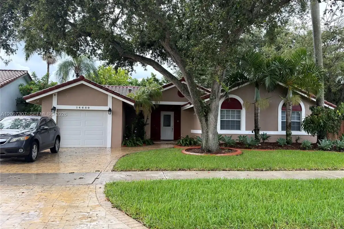 14650 SW 161st St, Miami: photo 1 of 1
