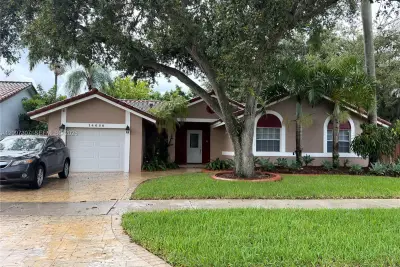 14650 SW 161st St, Miami: photo 1 of 1