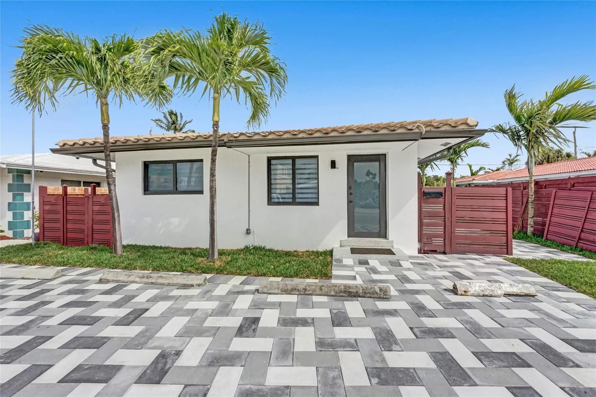 4536 Poinciana St #2, Lauderdale-by-the-Sea: photo 1 of 15