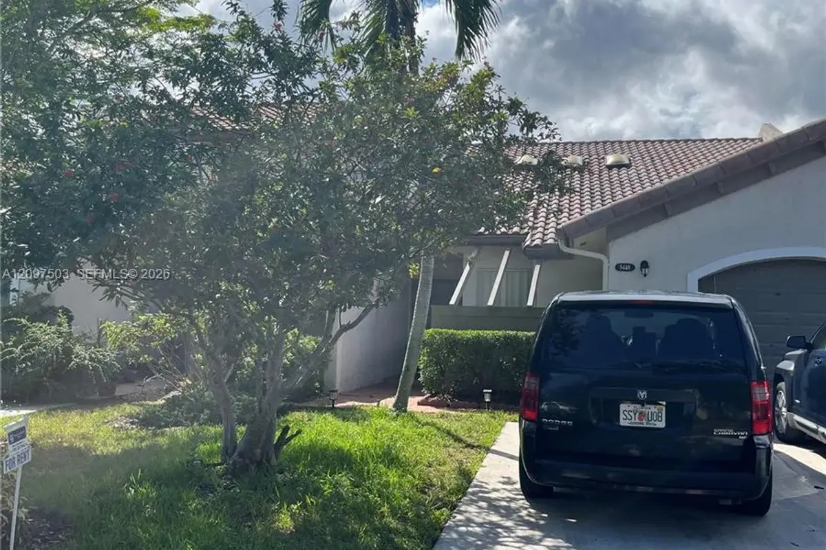 8448 SW 114th Pl, Miami: photo 1 of 8