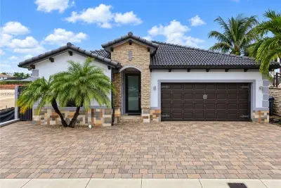 2350 SW 144th Ave, Miami: photo 1 of 42