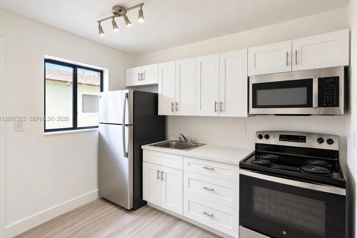 1949 Riverside Dr #2, Fort Lauderdale: photo 1 of 10