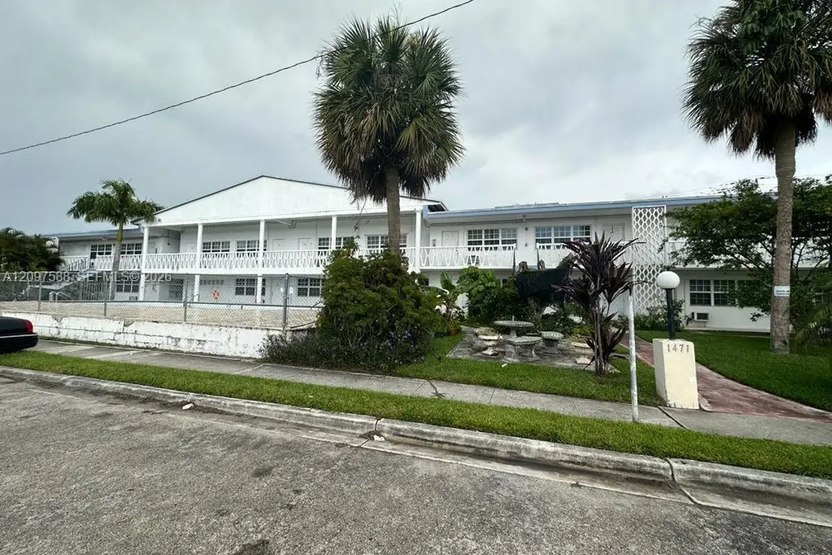 1471 NE 170th St #121A, North Miami Beach: photo 1 of 17
