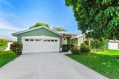 6333 Ungerer St, Jupiter: photo 1 of 30