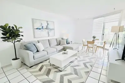 1750 W 46th St #535, Hialeah: photo 1 of 14
