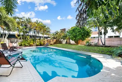 1236 N Victoria Park Rd, Fort Lauderdale: photo 1 of 20