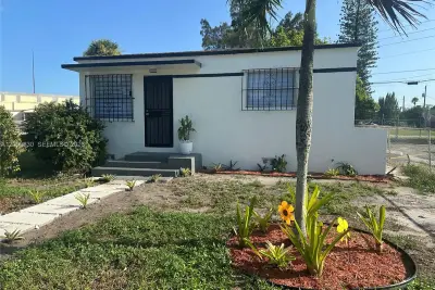1120 Opa Locka Blvd, Opa-locka: photo 1 of 7
