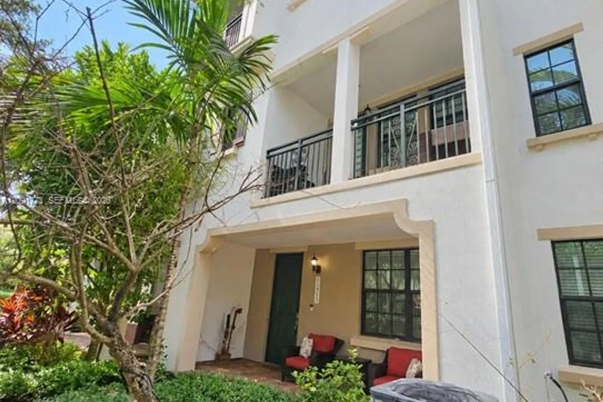 11355 SW 14th St, Pembroke Pines: photo 1 of 53