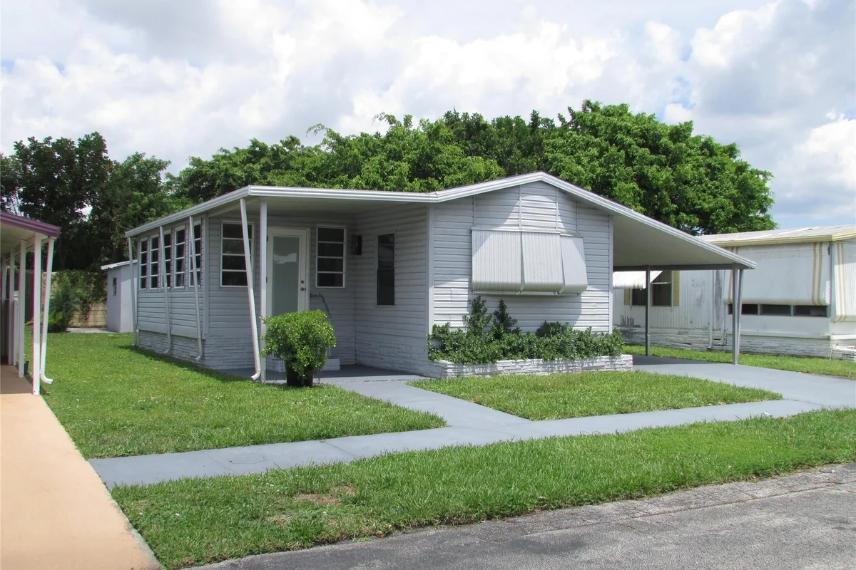 5249 NW 4th Ter, Deerfield Beach: photo 1 of 38