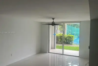 4560 NW 107th Ave #102-12, Doral: photo 1 of 18