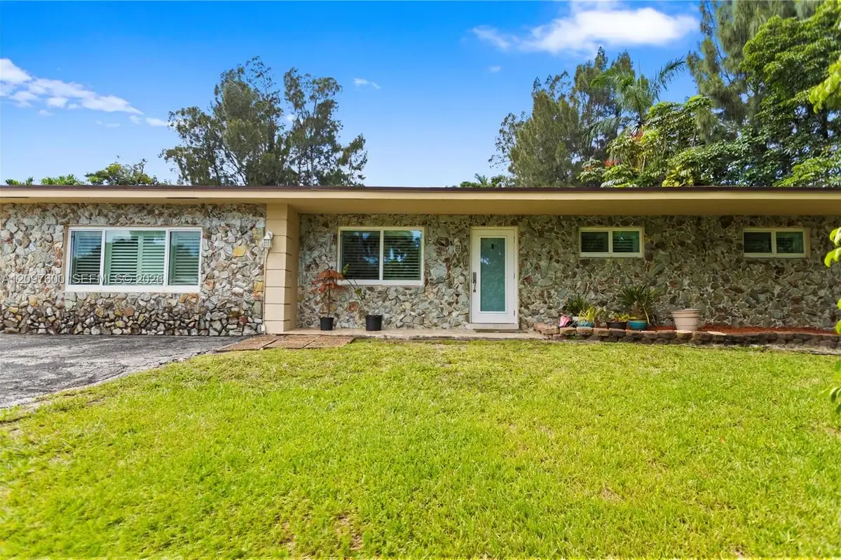 4801 SW 59th Ter, Davie: photo 1 of 52