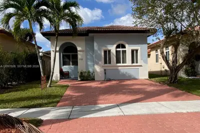 2540 NE 41st Ter, Homestead: photo 1 of 13