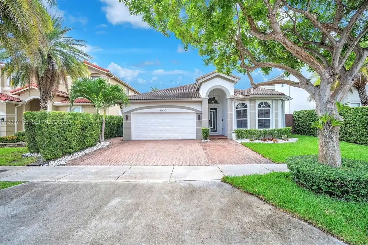 11430 NW 82nd Ter, Doral: photo 1 of 30