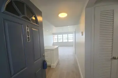 18555 NE 14th Ave #709, Miami: photo 1 of 48