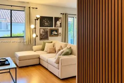 3206 Coral Lake Dr, Coral Springs: photo 1 of 21