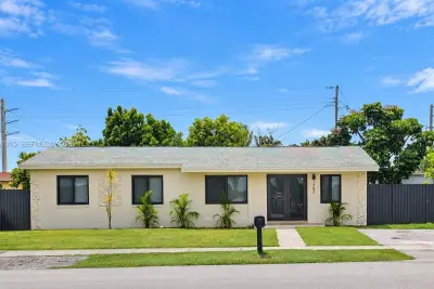 10680 SW 146th St, Miami: photo 1 of 18