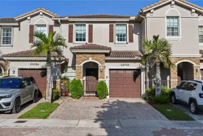22018 SW 93rd Pl, Cutler Bay: photo 1 of 38