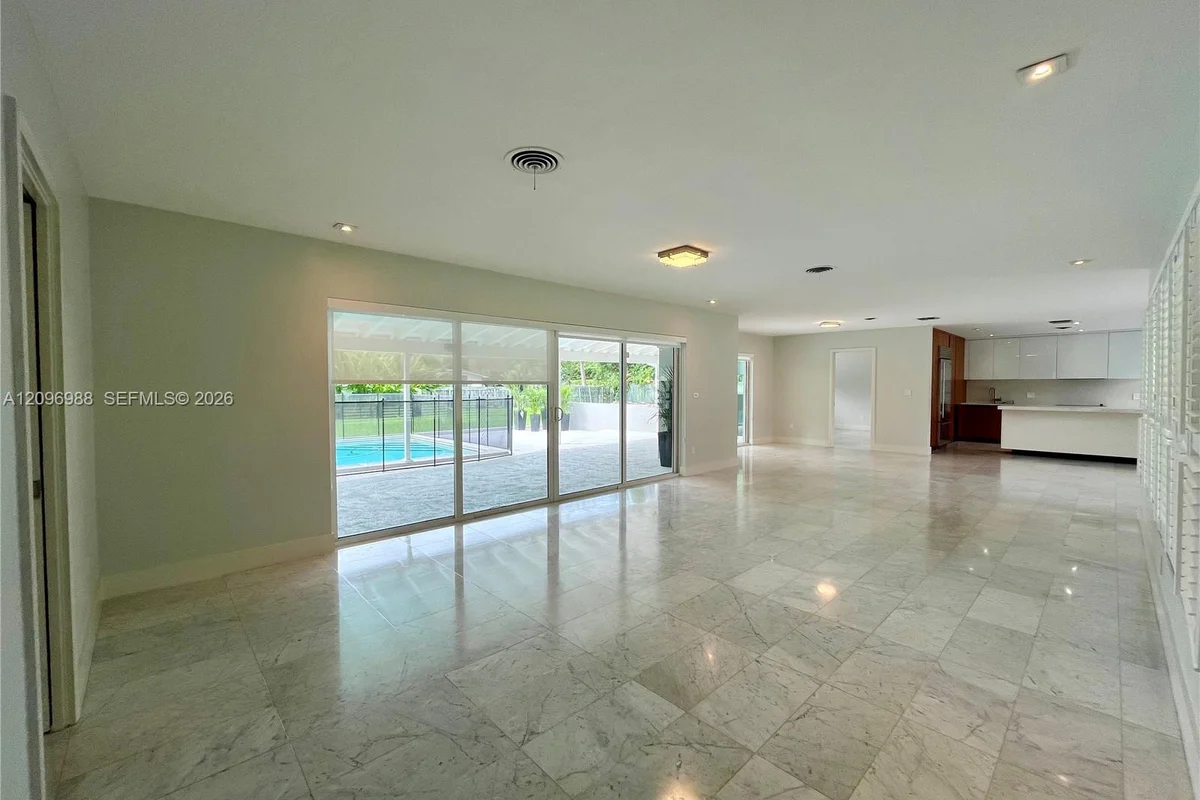 6800 SW 124th St, Pinecrest: photo 1 of 27