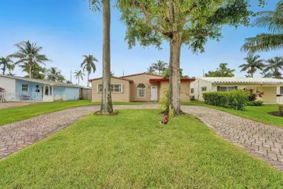 1506 Liberty St, Hollywood: photo 1 of 16