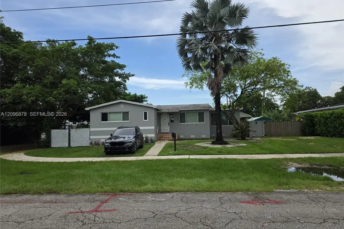 7930 SW 16th St, Miami: photo 1 of 43