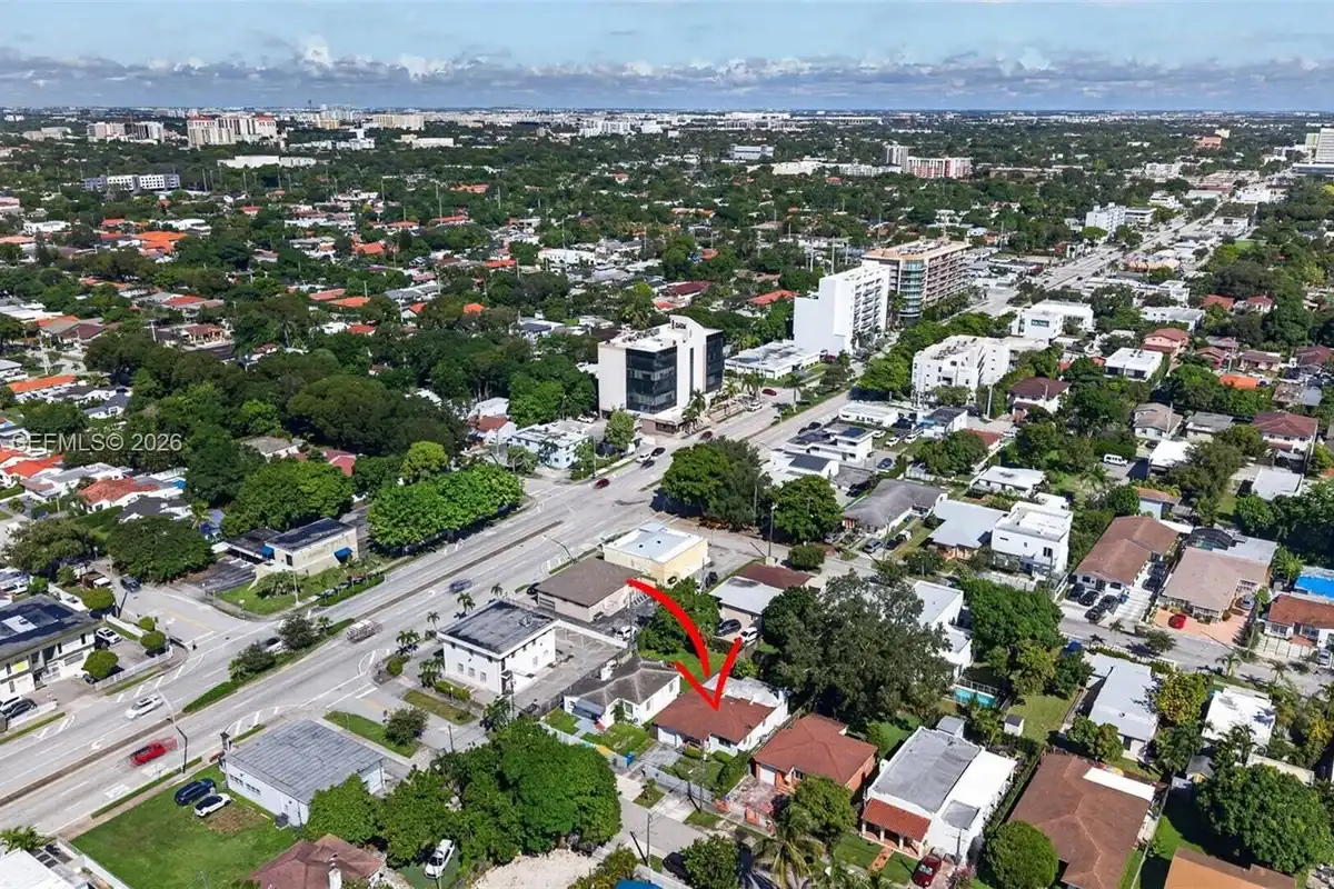 2611 SW 19th Ter, Miami: photo 1 of 60