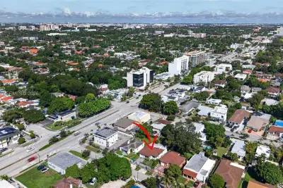 2611 SW 19th Ter, Miami: photo 1 of 60