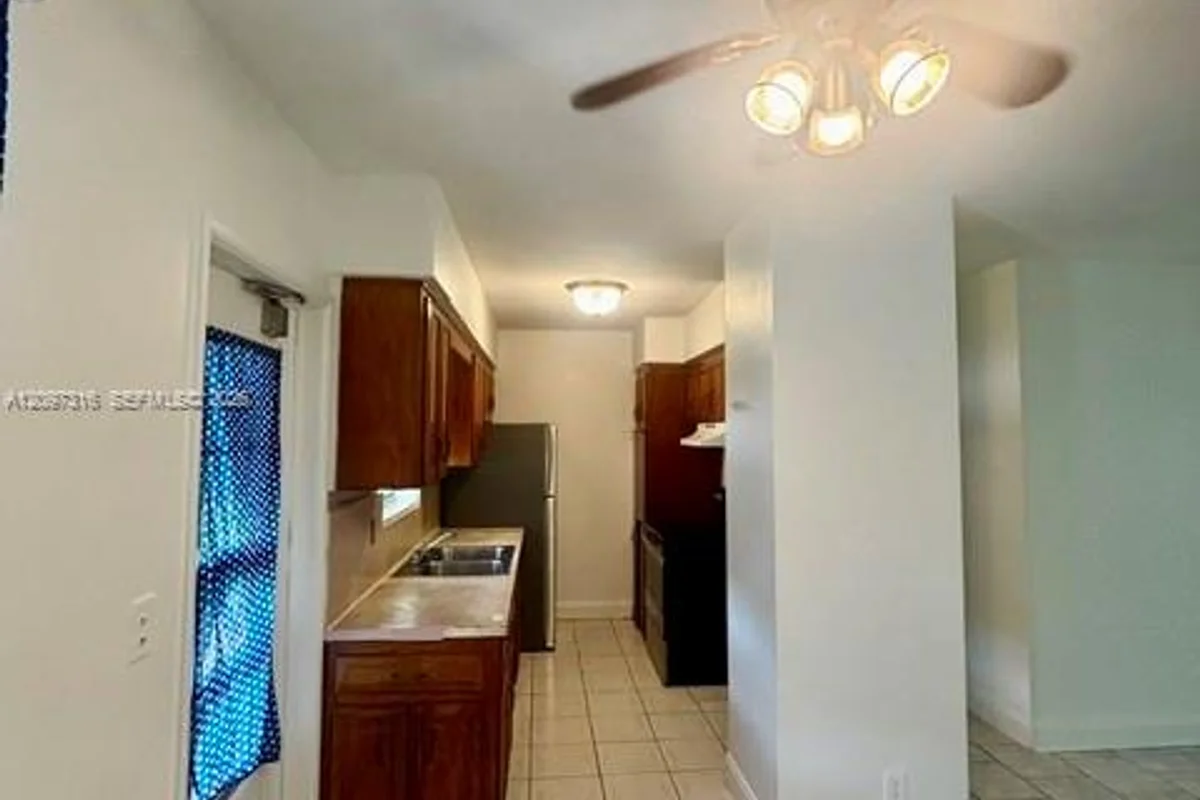 2901 Jackson St #3, Hollywood: photo 1 of 18