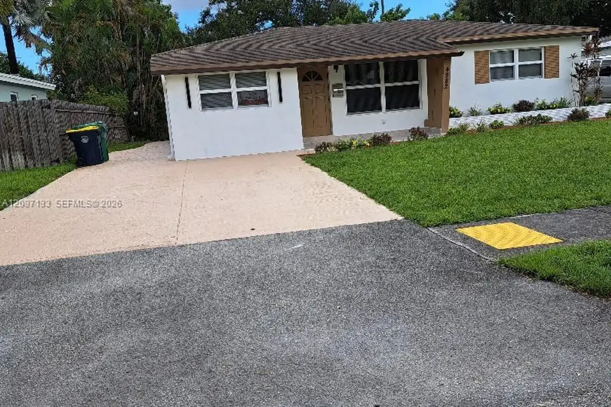 4982 SW 29th Ter, Dania Beach: photo 1 of 20