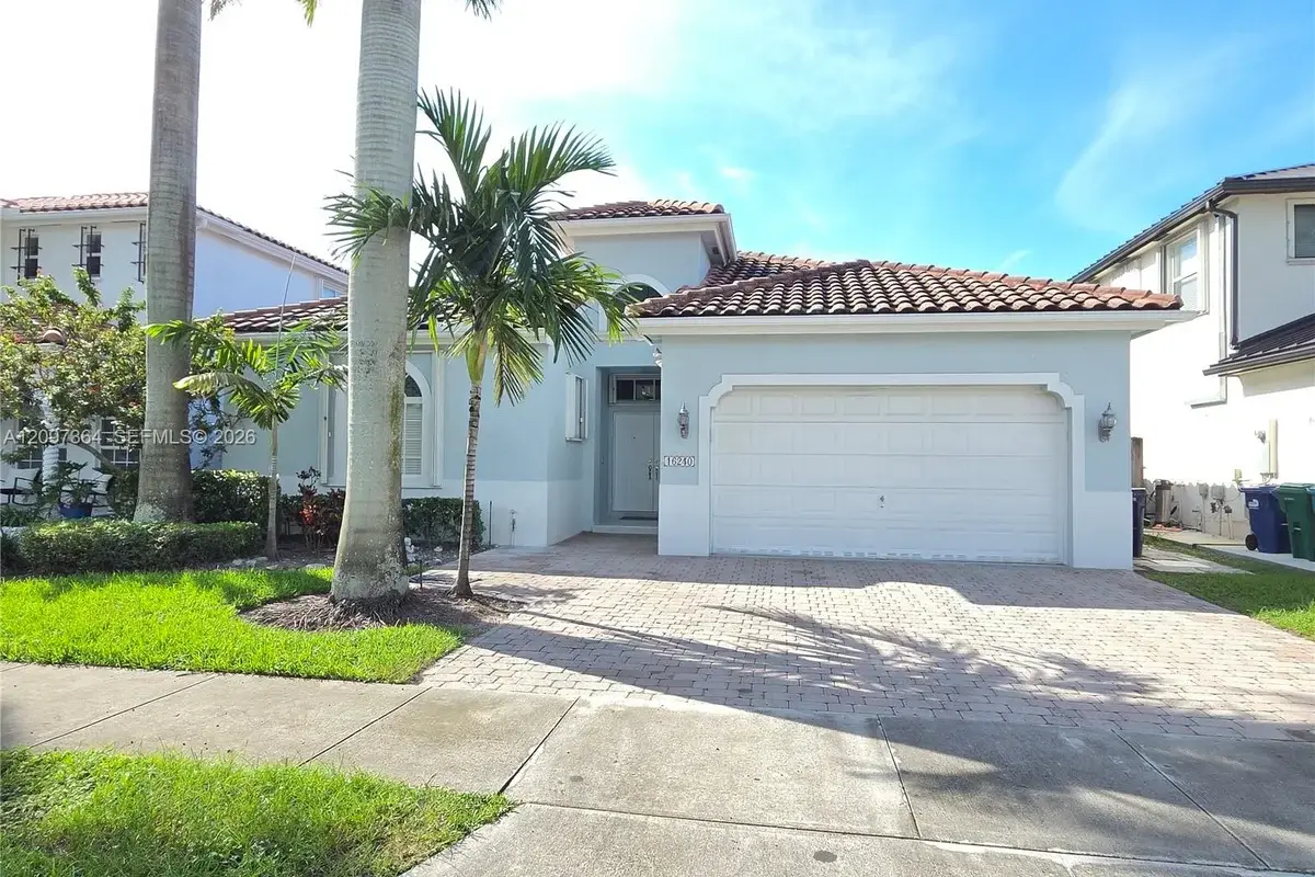 16240 SW 66 St, Miami: photo 1 of 40