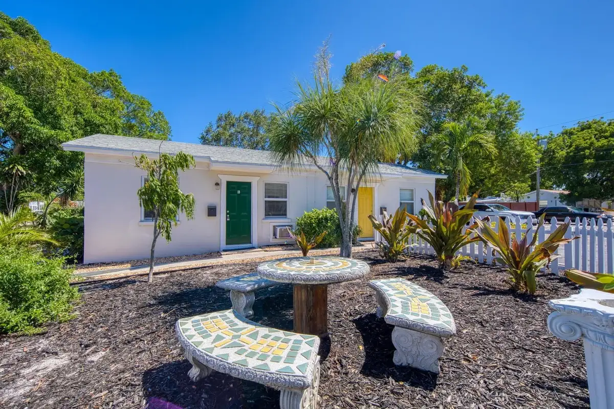 219 N E St #2, Lake Worth Beach: photo 1 of 9