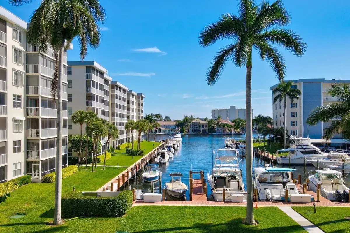 1 Harbourside Dr #2110, Delray Beach: photo 1 of 35