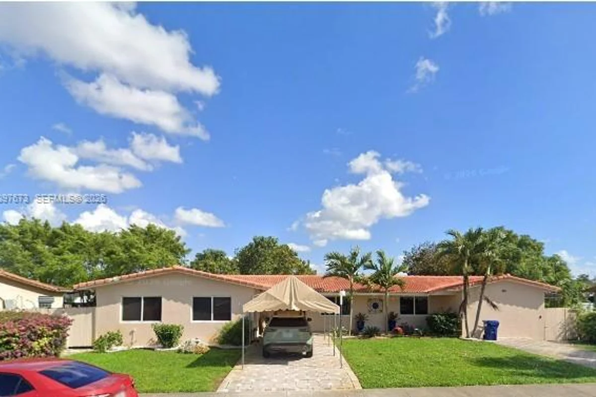 405 SW 106th Ave, Sweetwater: photo 1 of 15