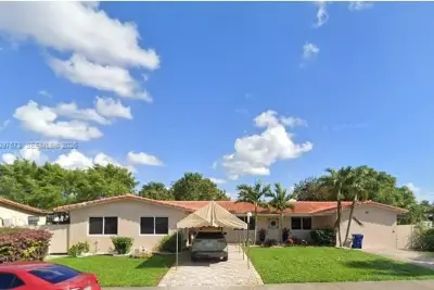 405 SW 106th Ave, Sweetwater: photo 1 of 15
