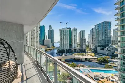 90 SW 3rd St #2013, Miami: photo 1 of 44