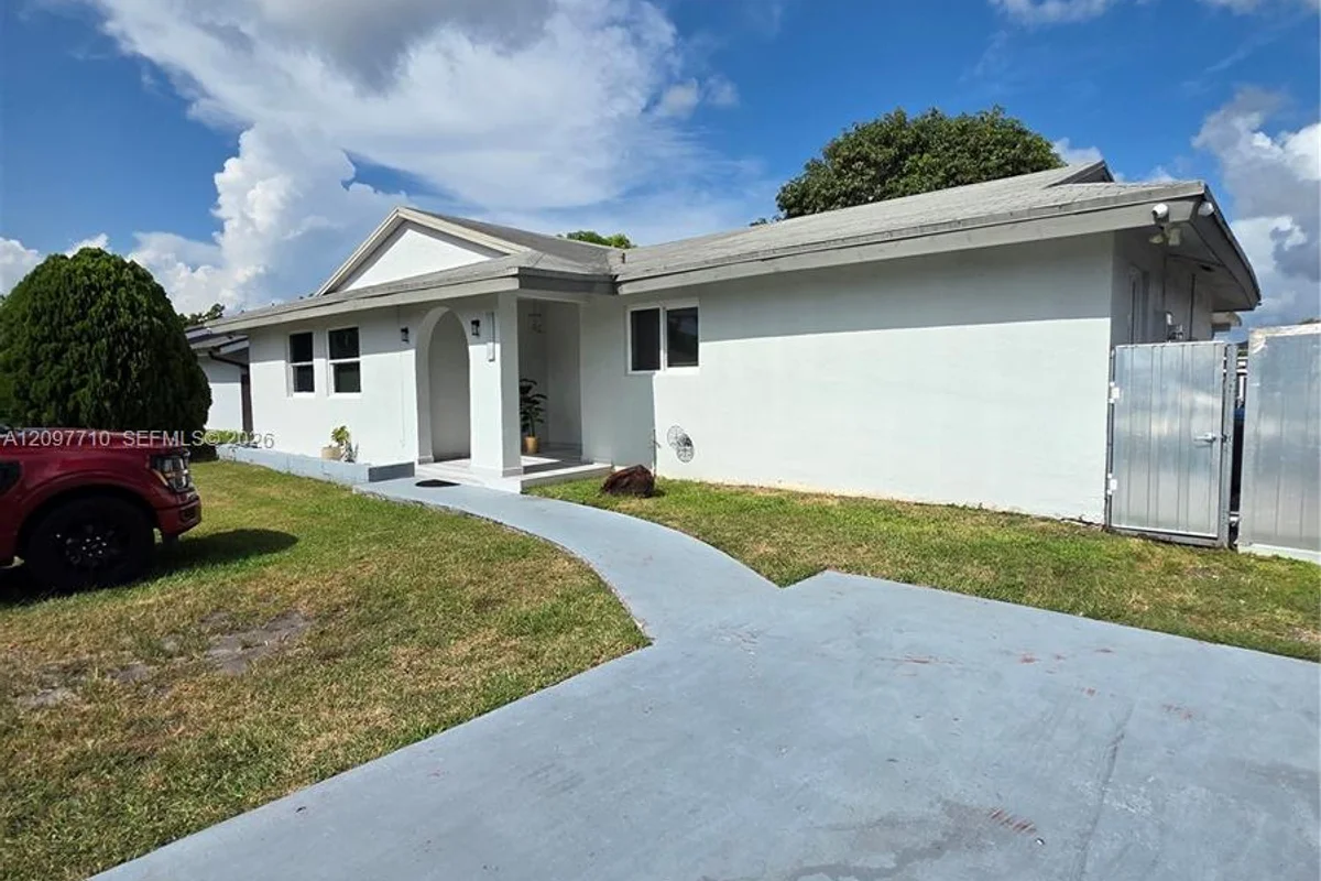 16884 SW 109th Ct, Miami: photo 1 of 18