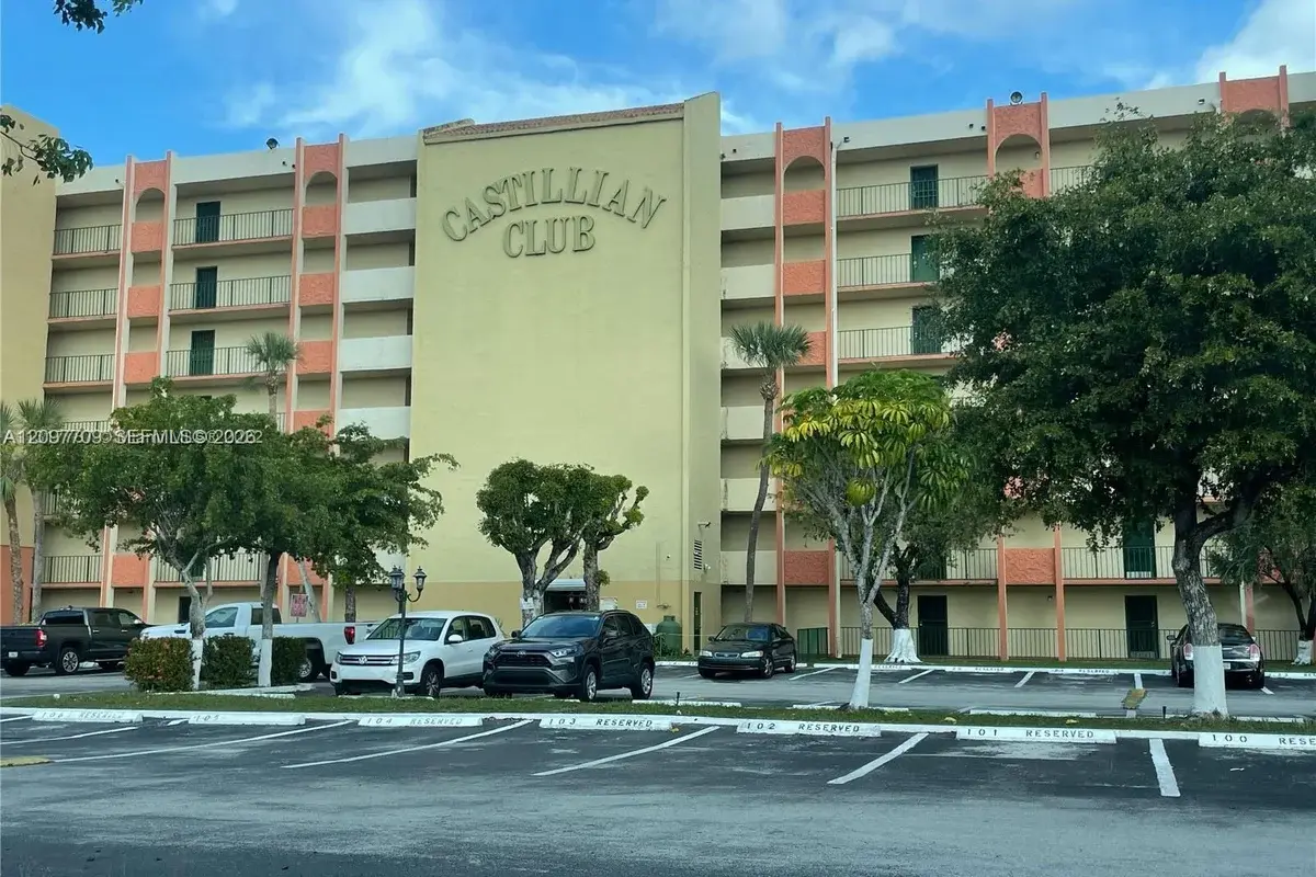 9405 W Flagler St #406, Miami: photo 1 of 17