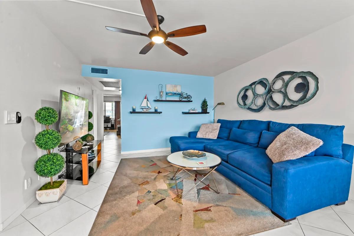 3026 Cornwall B, Boca Raton: photo 1 of 25