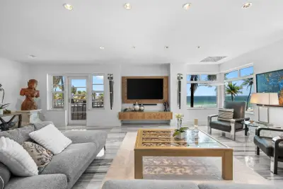 101 S Fort Lauderdale Beach Blvd #208, Fort Lauderdale: photo 1 of 42