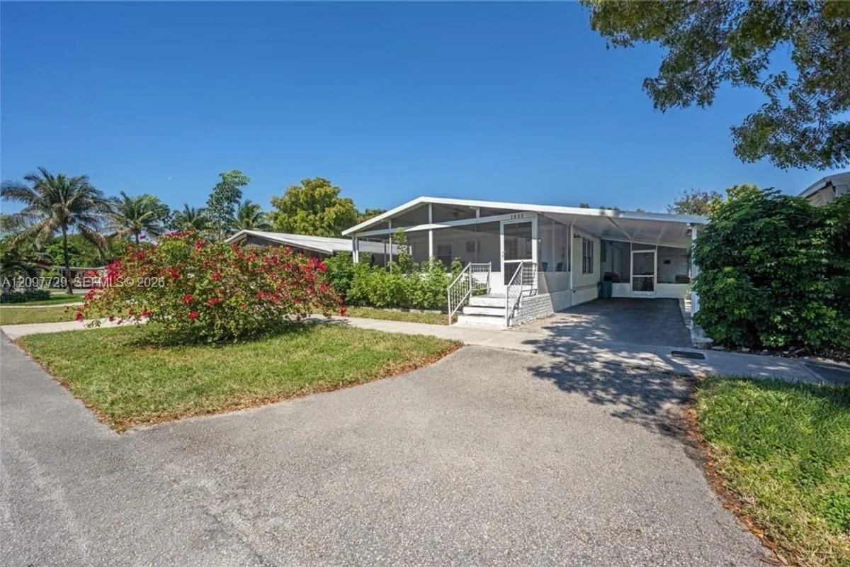 3031 SW 51st St, Dania Beach: photo 1 of 16