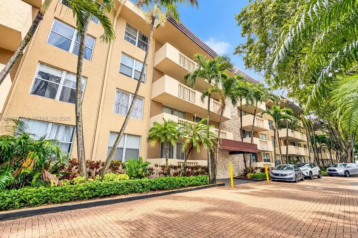 1800 Sans Souci Blvd #236, North Miami: photo 1 of 24