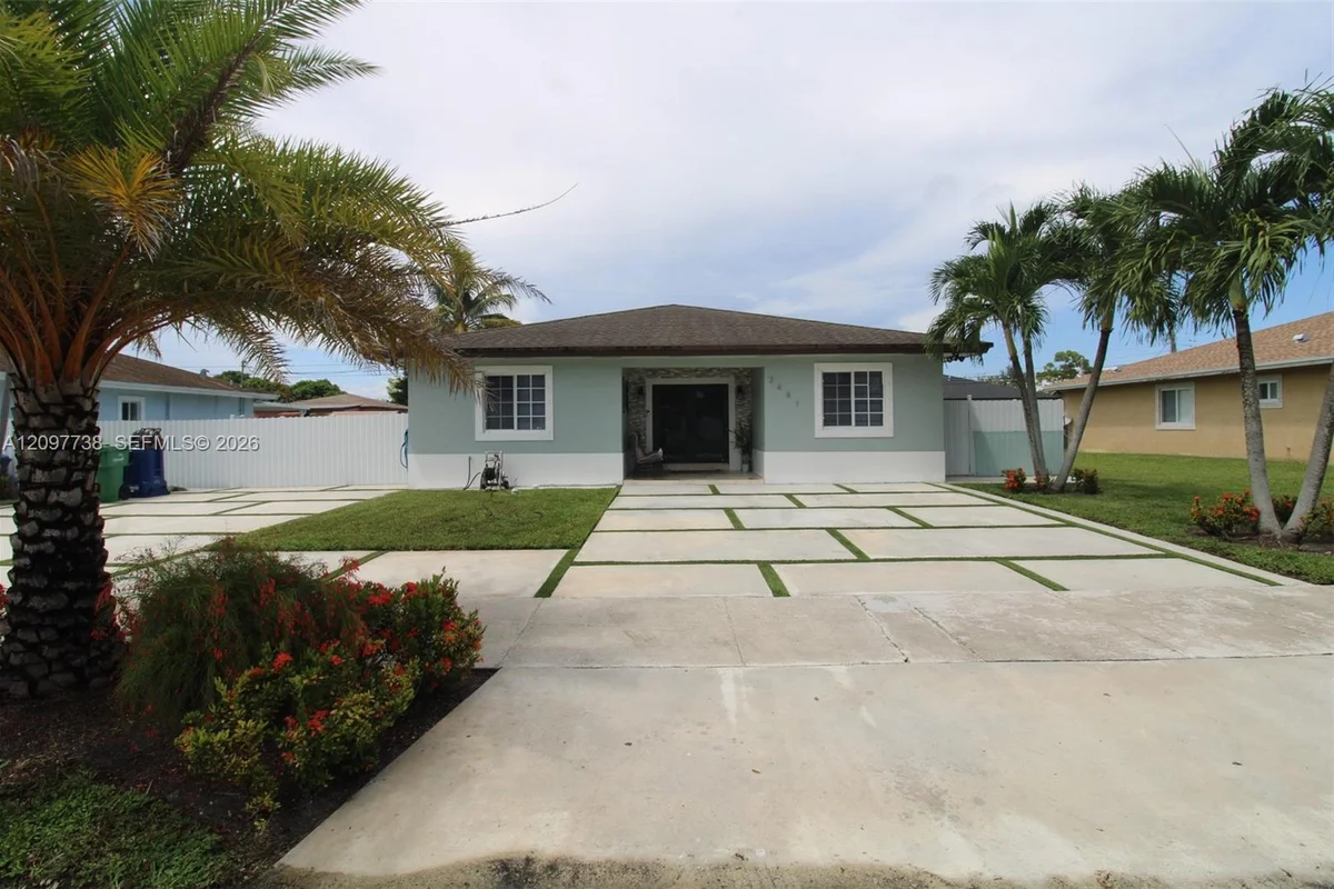 3481 NW 212th St, Miami Gardens: photo 1 of 31