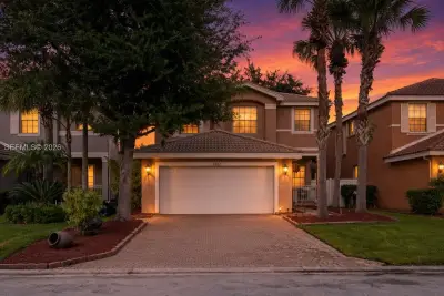 5402 W Queenship Ct, Greenacres: photo 1 of 26
