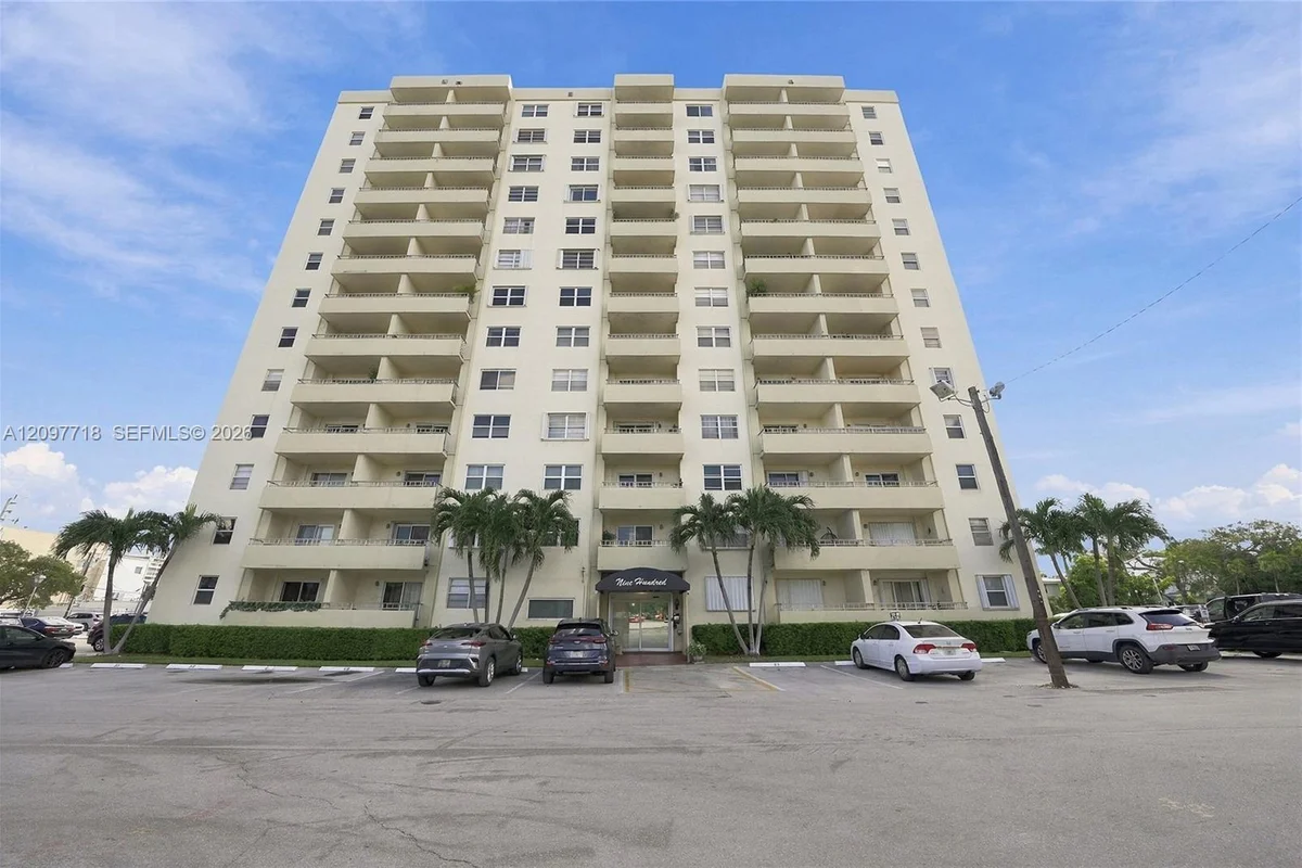 900 NE 18th Ave #304, Fort Lauderdale: photo 1 of 29