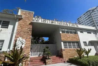 1925 Washington Ave #10, Miami Beach: photo 1 of 2