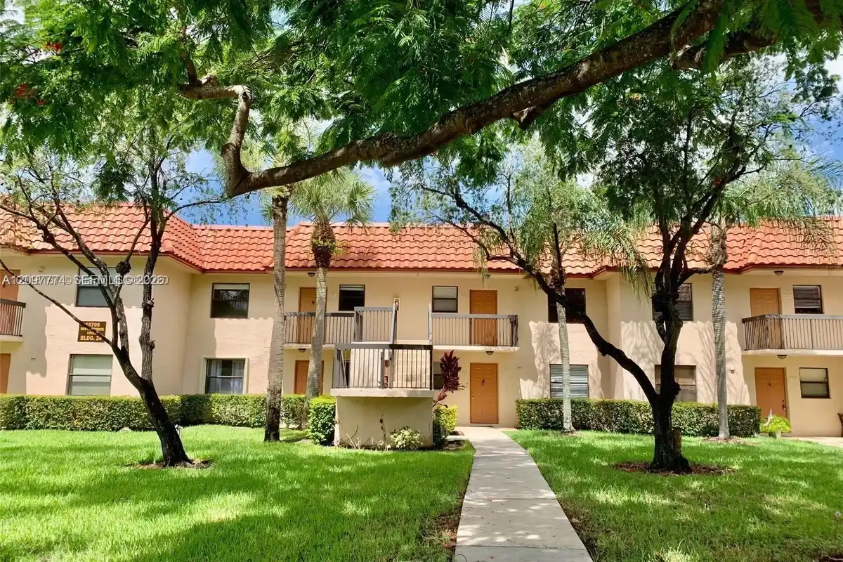 15705 W Waterside Cir #203, Sunrise: photo 1 of 17
